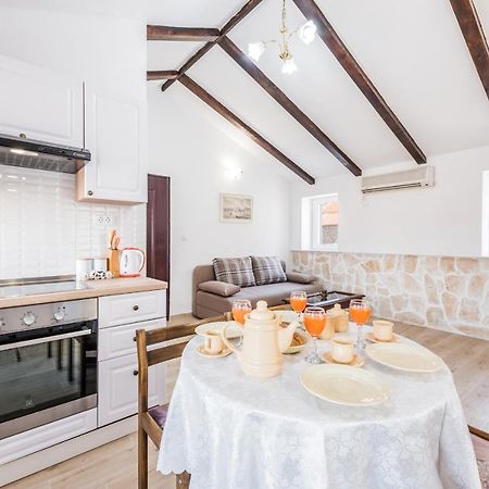 Sugar Suite, Self Check In!! Split Buitenkant foto